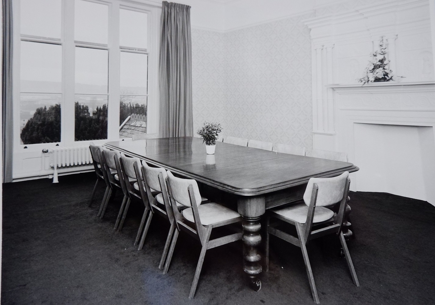 Dining room at Broadway Lodge in the 1970's